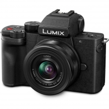 LUMIX DC-G100DKEGK, 4K MFT MILC fényképezőgép videobloggerek és tartalomkészítők számára H-FS12032 objektívvel